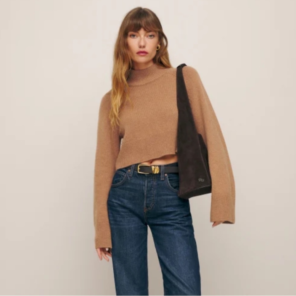 Reformation Garrett Cropped Cashmere Turtleneck in Camel